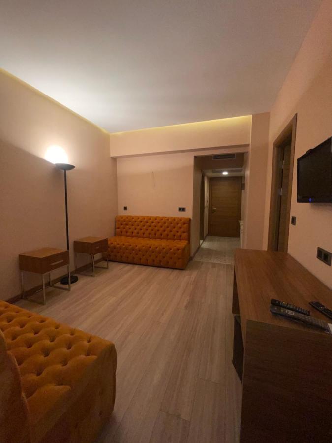 Classes Hotel Airport Istanbul Exterior foto